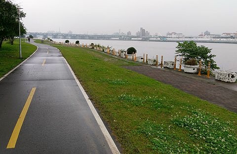 二重環線自行車道（淡水河左岸）